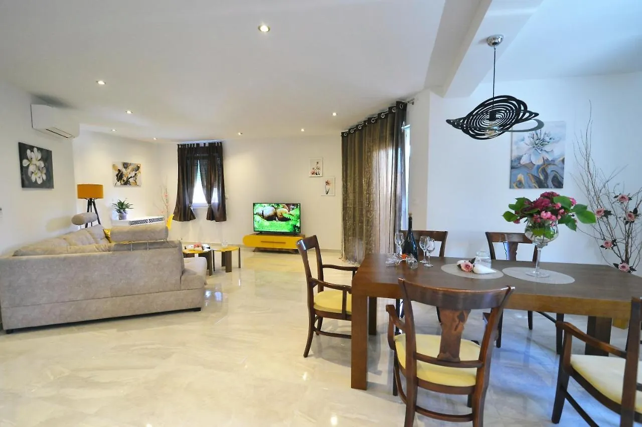Apt3 - Villa Perla With Swimming Pool, Lovran - Opatija 0*,  Chorwacja