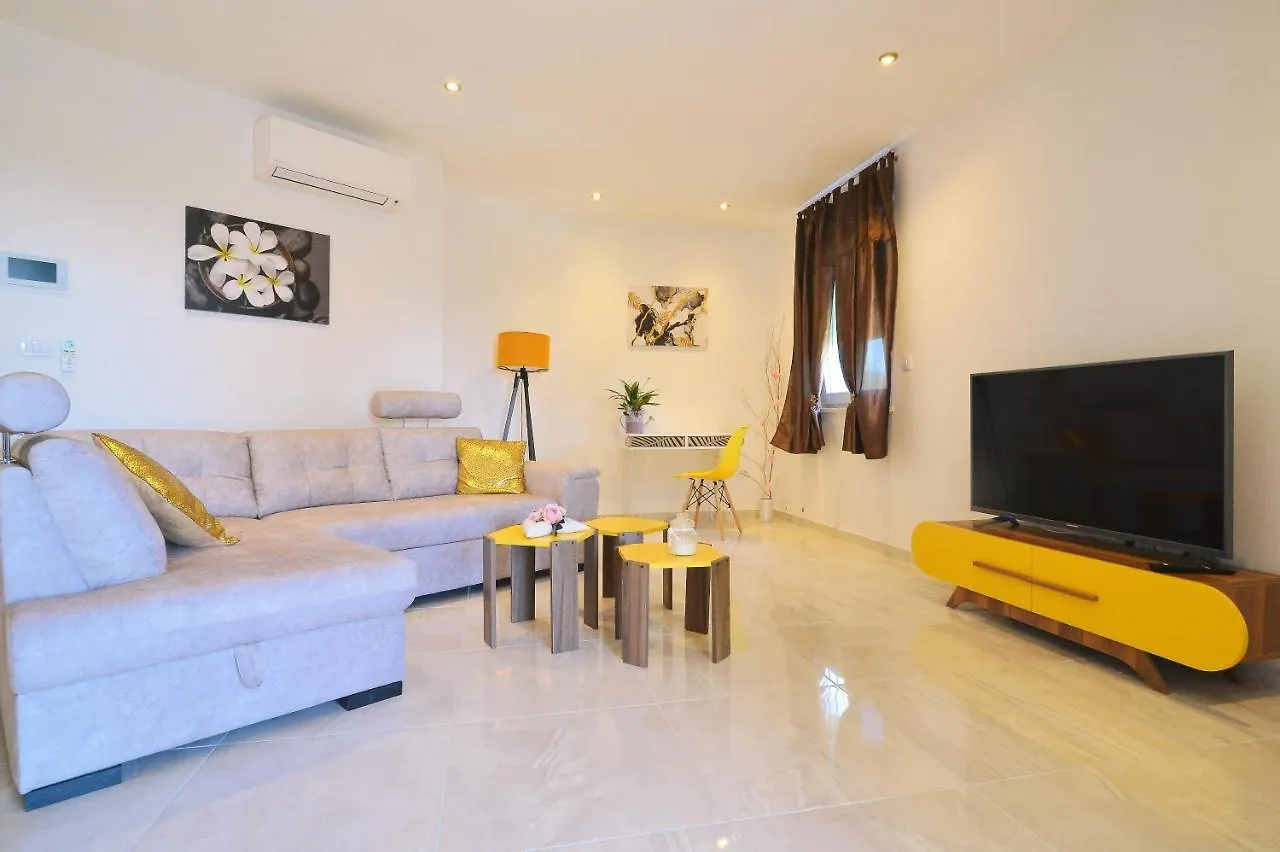 Apt3 - Villa Perla With Swimming Pool, Lovran - Opatija