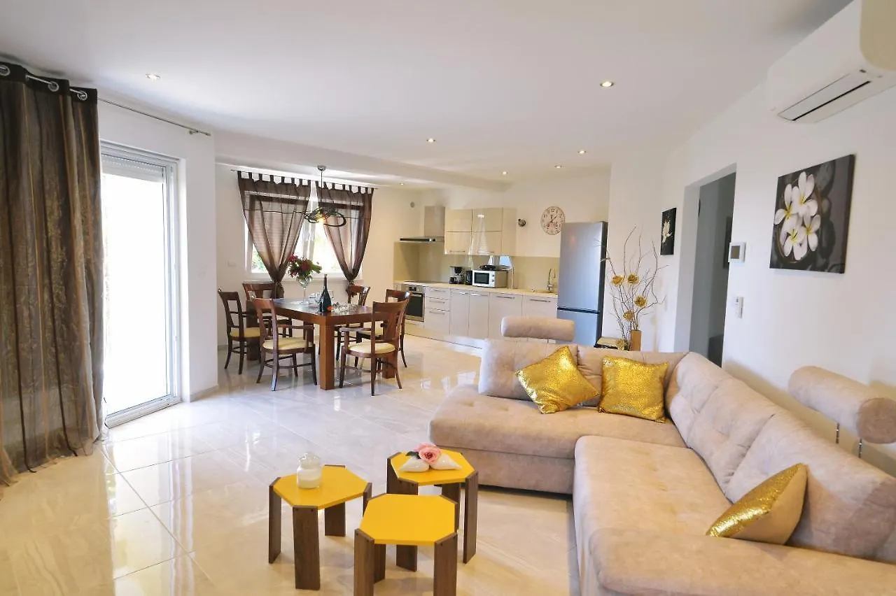 Apt3 - Villa Perla With Swimming Pool, Lovran - Opatija 0*,  Chorwacja